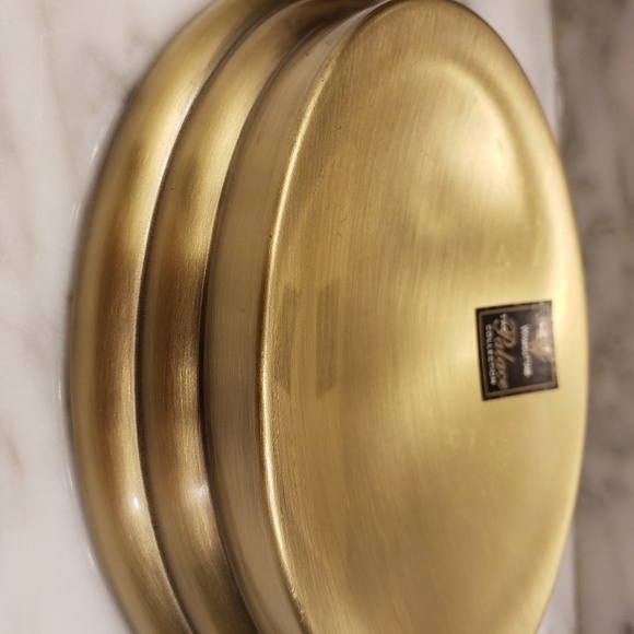 Wamsutta 'The Palace Collection' Gold Soap Dish - Picture 2 of 3